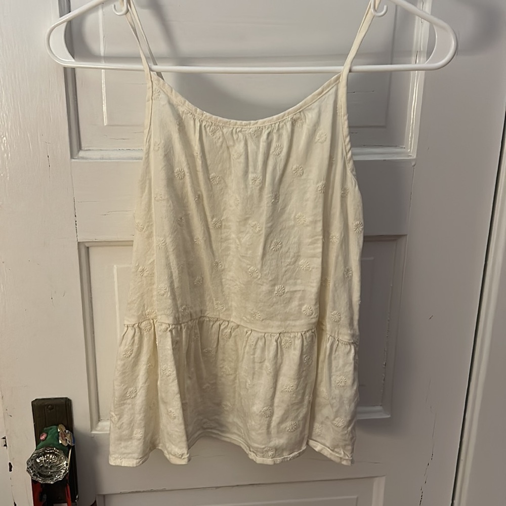 Blouse tank top. Old Navy. Cream colored. - Picture 2 of 2